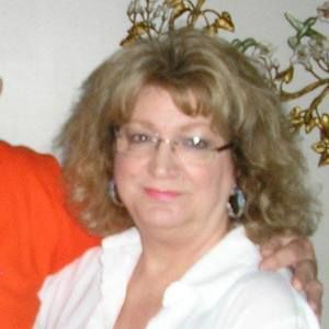 Meet your Posher, Nola